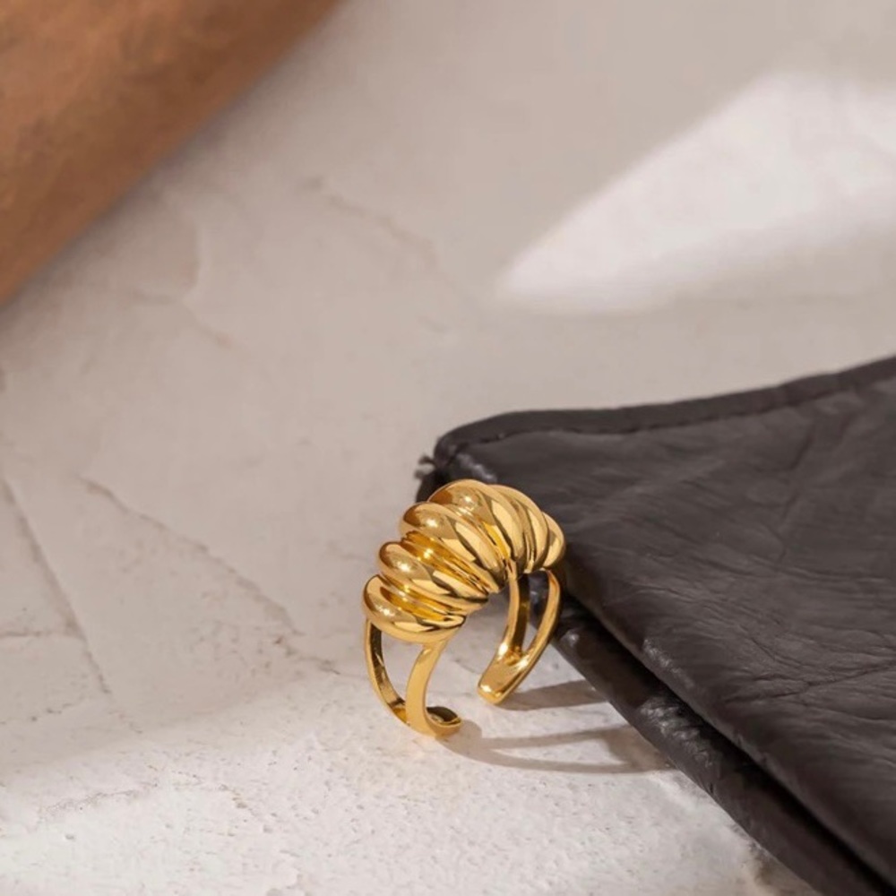 18K gold plated croissant ring - Picture 5 of 8